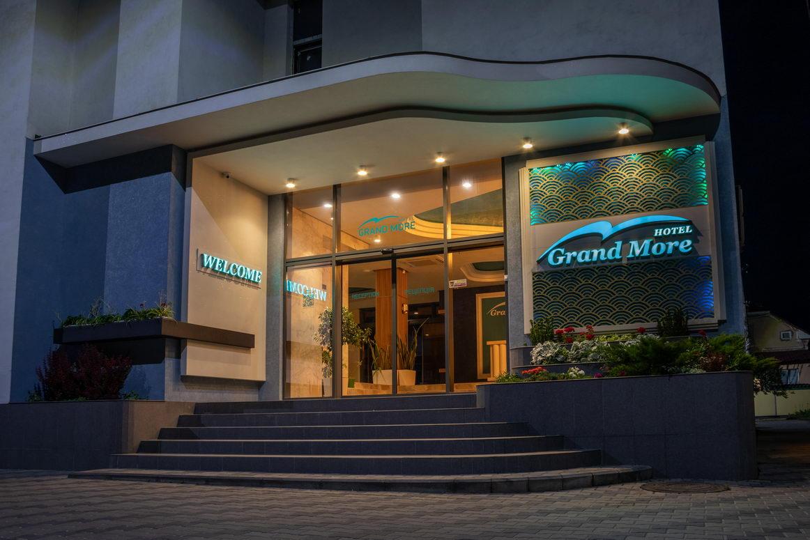 Hotel Grand More Zatoka Exterior photo